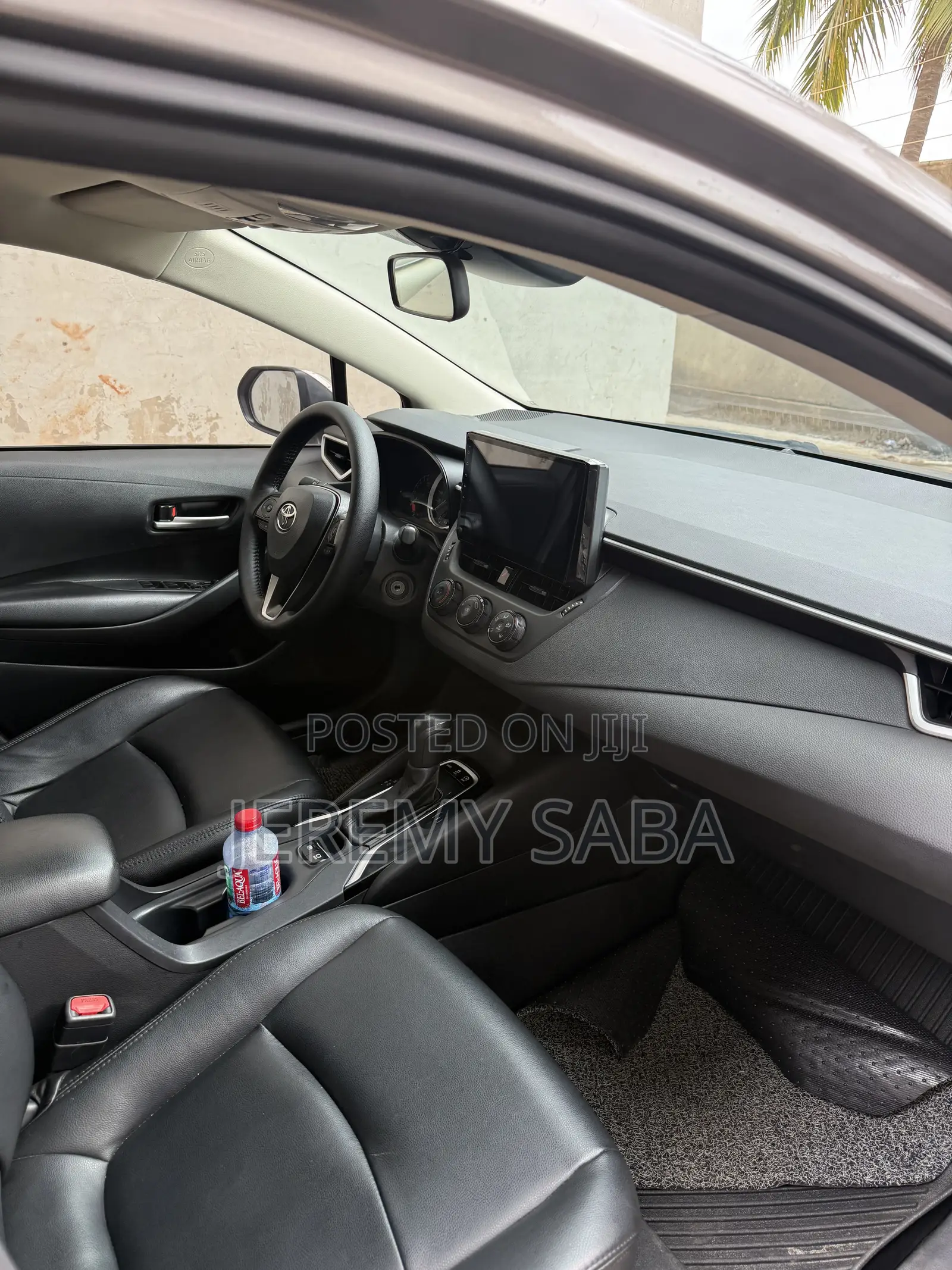 Toyota Corolla XLE 2020 Silver