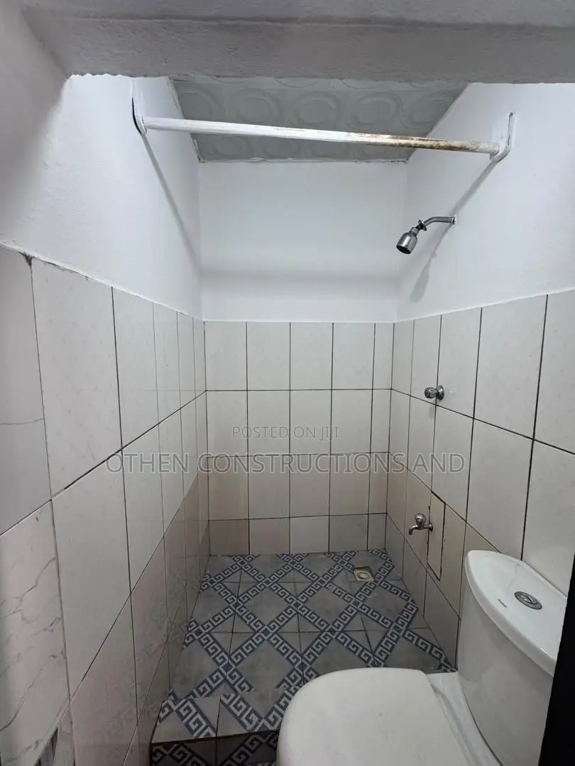 1bdrm Apartment in Othen Estate Consult, Mile 7 for rent