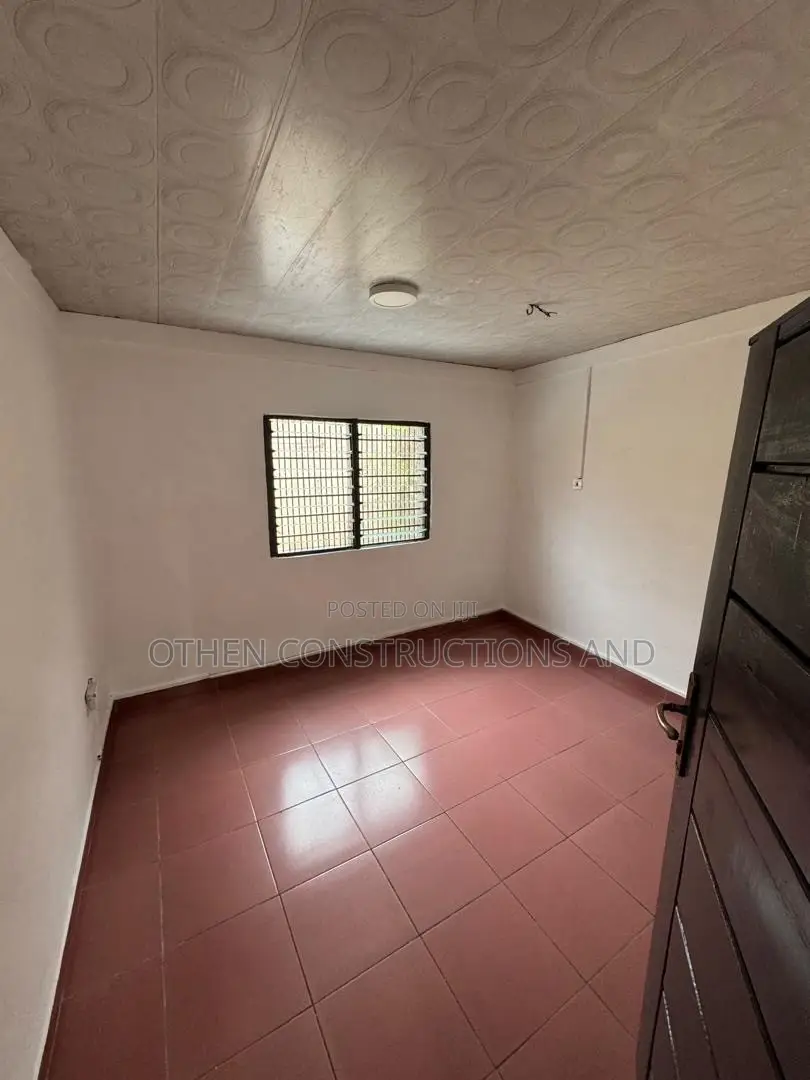 1bdrm Apartment in Othen Estate Consult, Mile 7 for rent