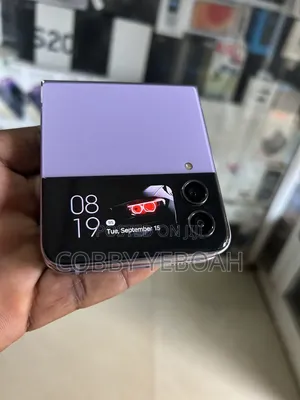 New Samsung Galaxy Z Flip4 256 GB Purple
