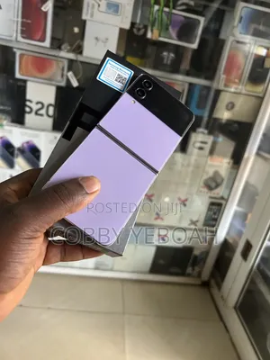 New Samsung Galaxy Z Flip4 256 GB Purple
