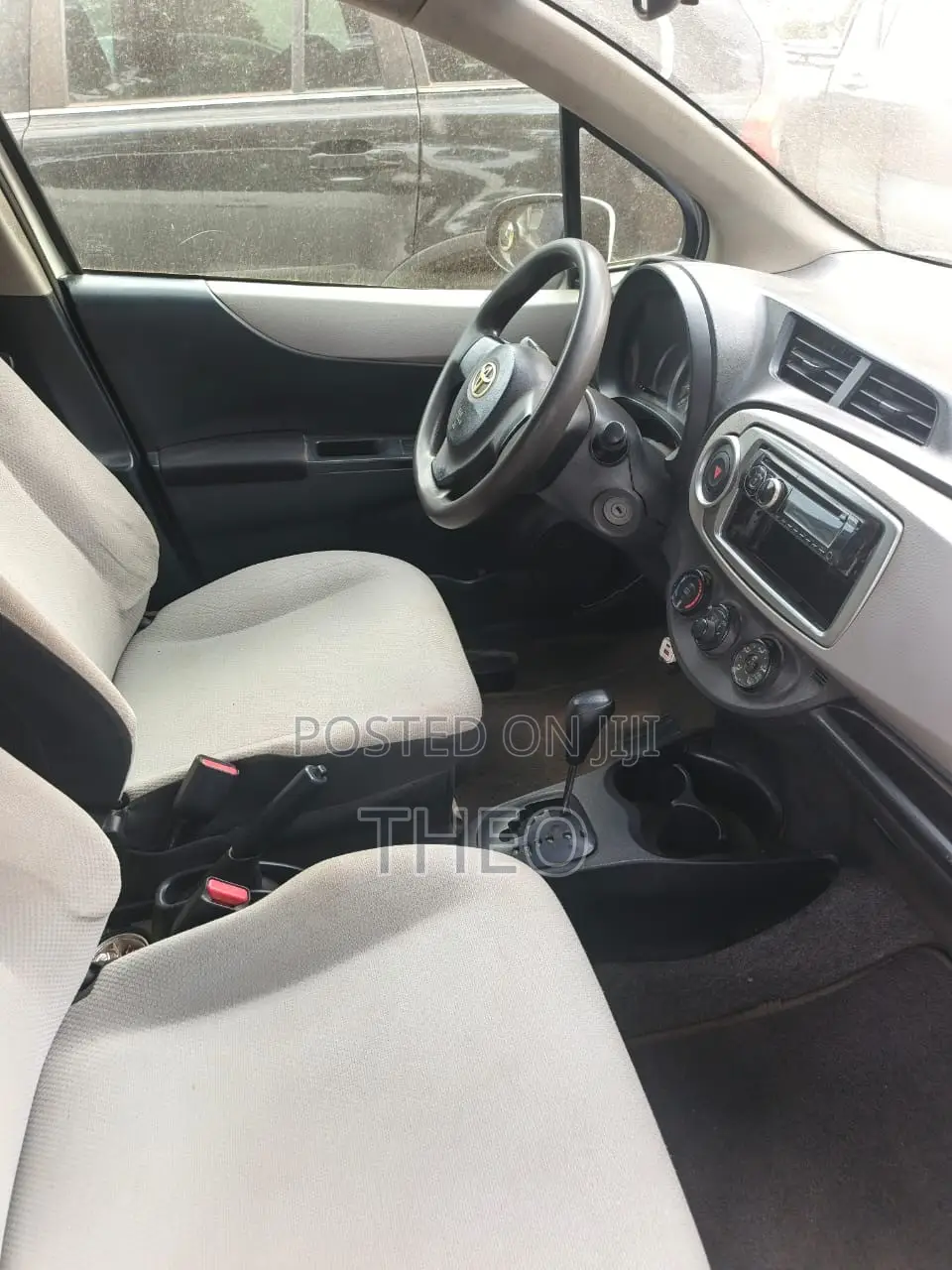 Toyota Vitz 2012 White