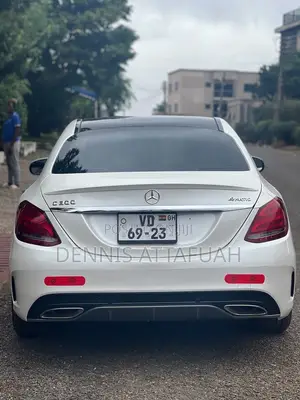 Mercedes-Benz C300 Base 4Matic Sedan AWD (2.0L 4cyl 7A) 2016 White