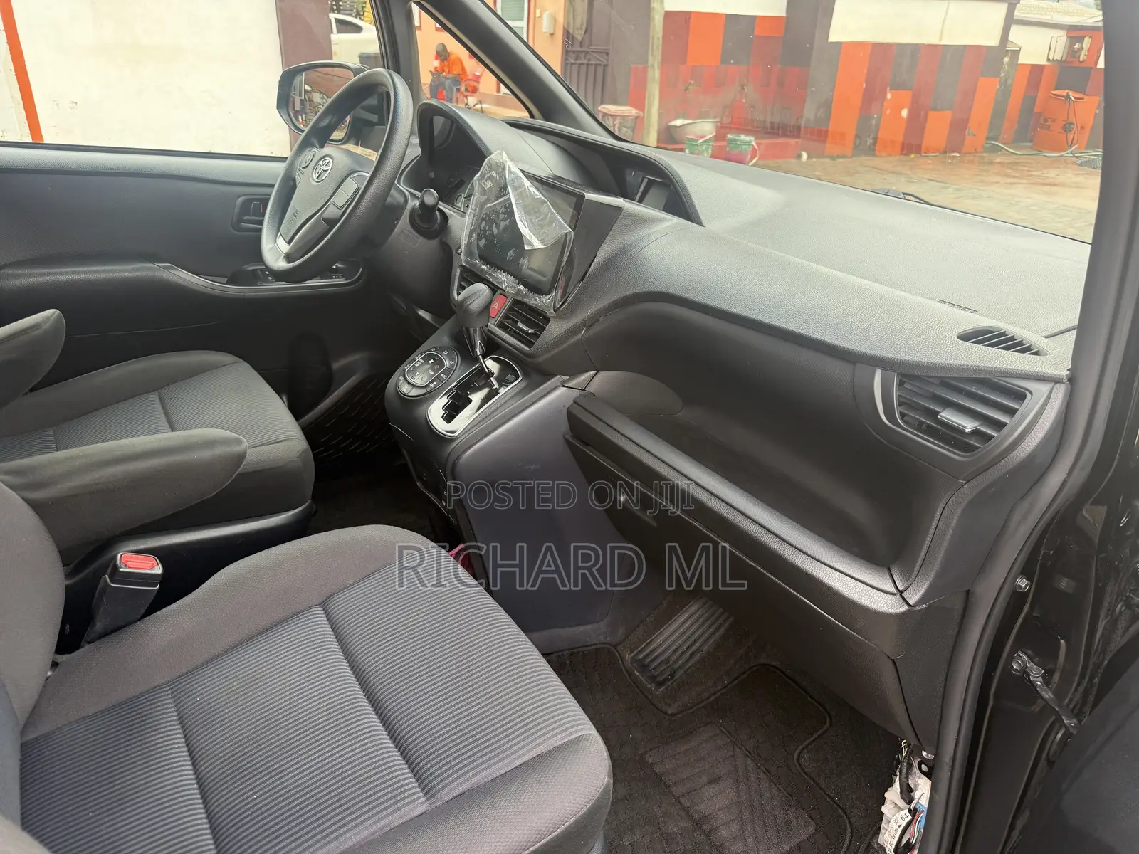 Toyota Voxy X 4WD 8-Seater 2016 Black