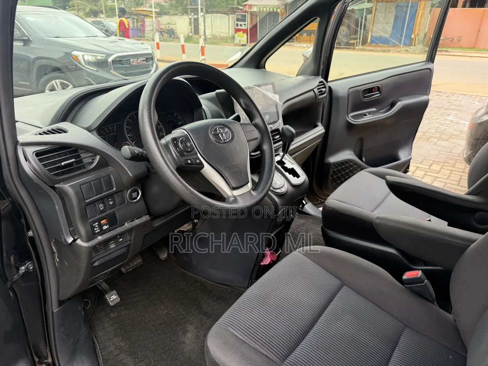 Toyota Voxy X 4WD 8-Seater 2016 Black