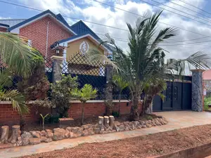 4bdrm House in Sakumono for rent