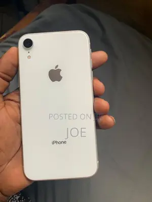 Apple iPhone XR 64 GB White