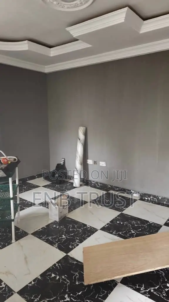 9bdrm Apartment in Ashongman Estate, Pure Water for sale