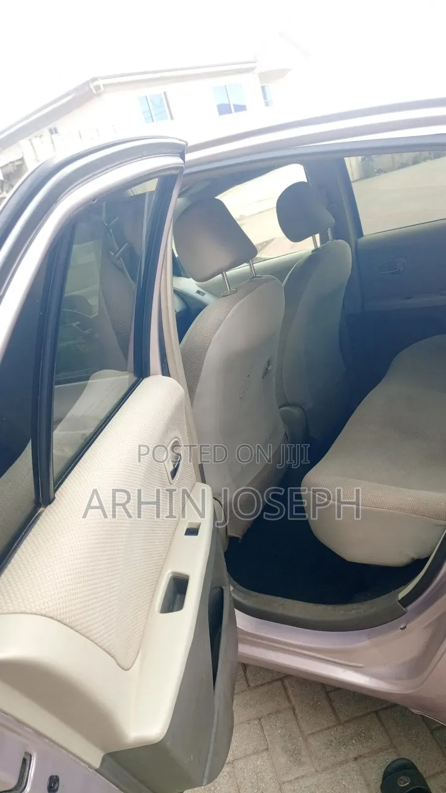 Toyota Vitz 2010 Silver