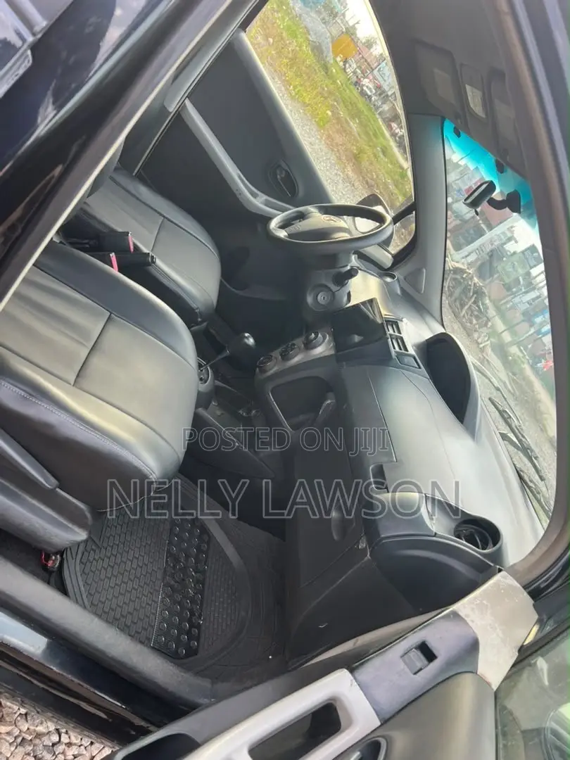 Toyota Vitz 1.0 FWD 3dr 2010 Black