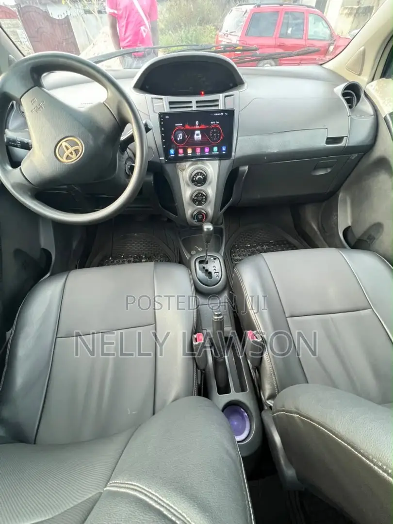 Toyota Vitz 1.0 FWD 3dr 2010 Black
