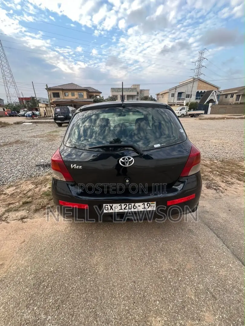 Toyota Vitz 1.0 FWD 3dr 2010 Black