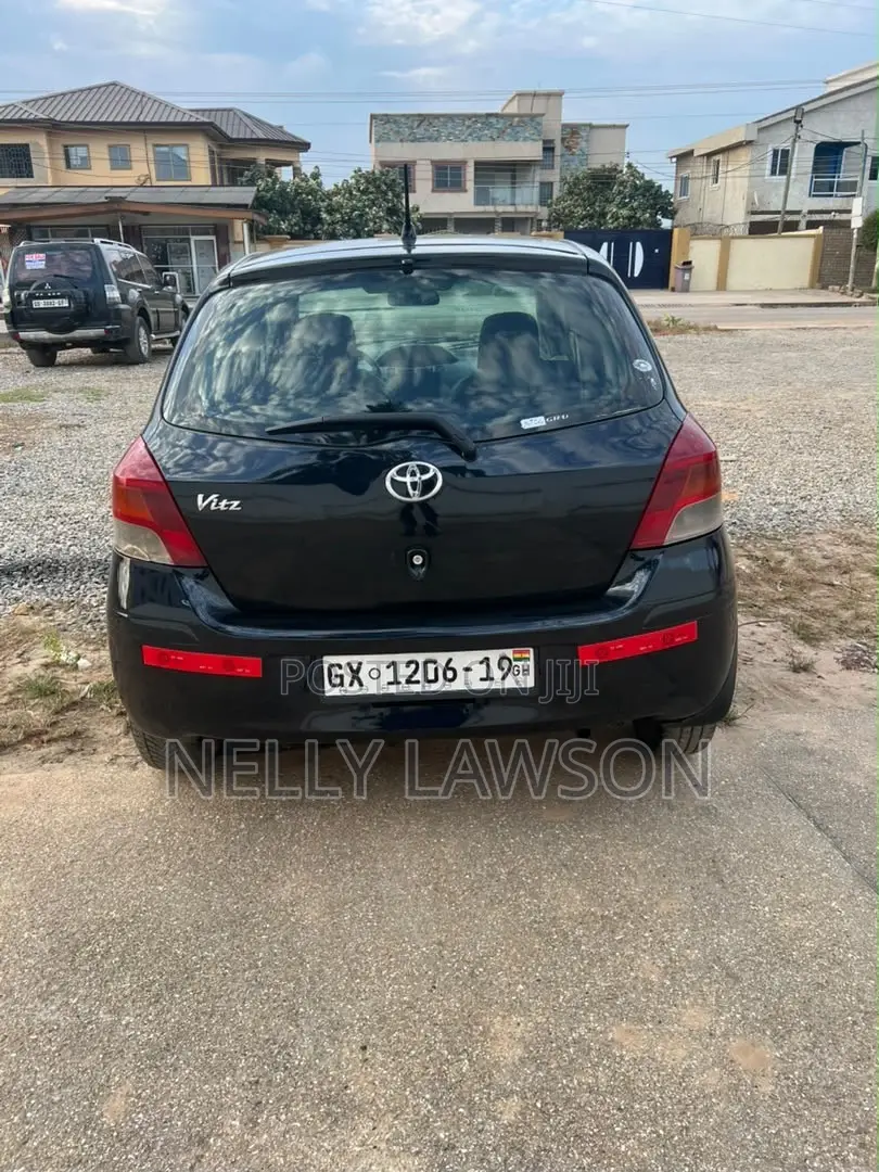 Toyota Vitz 1.0 FWD 3dr 2010 Black