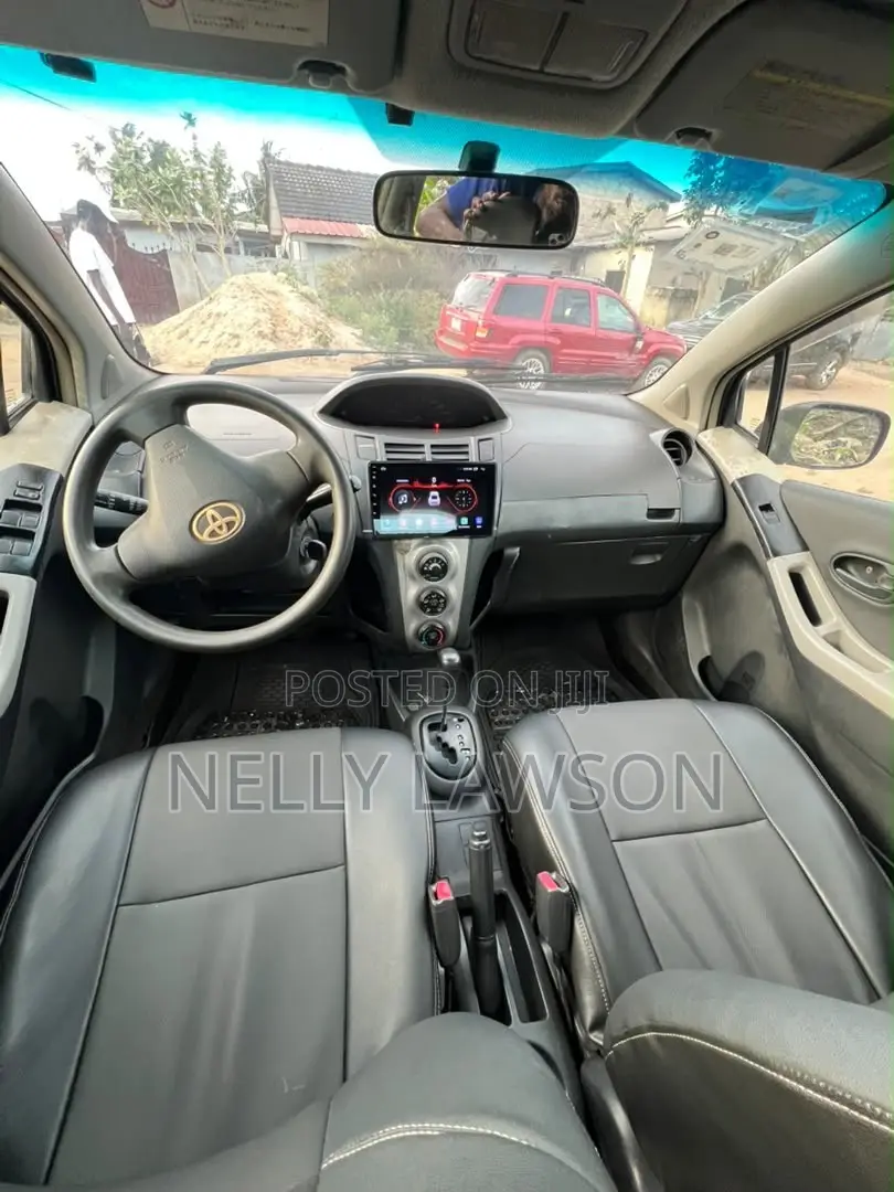Toyota Vitz 1.0 FWD 3dr 2010 Black