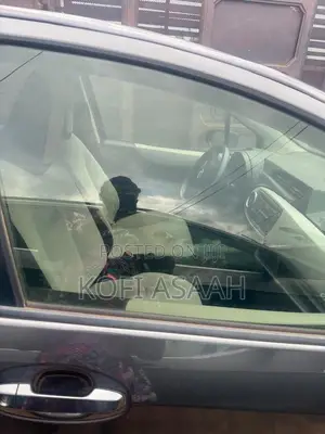 Toyota Vitz 1.3 FWD 3dr 2013 Gray