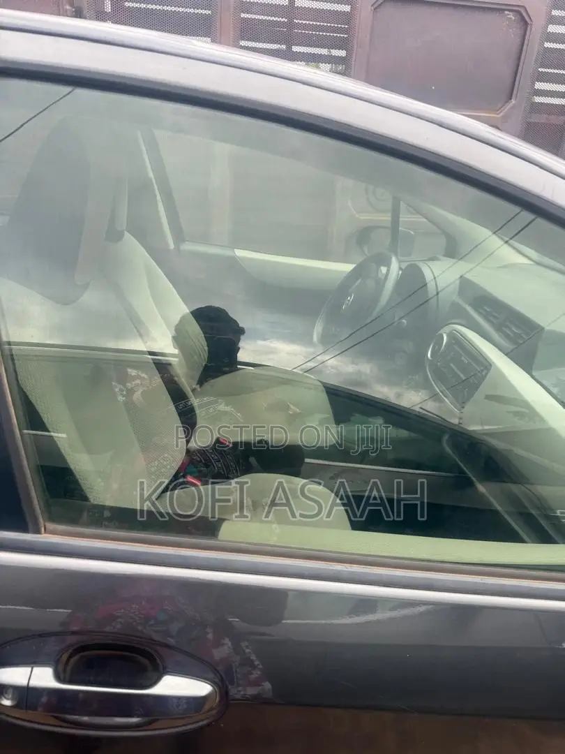 Toyota Vitz 1.3 FWD 3dr 2013 Gray