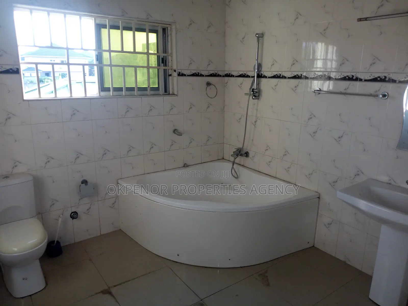 4bdrm House in Tema, Community 25 for rent