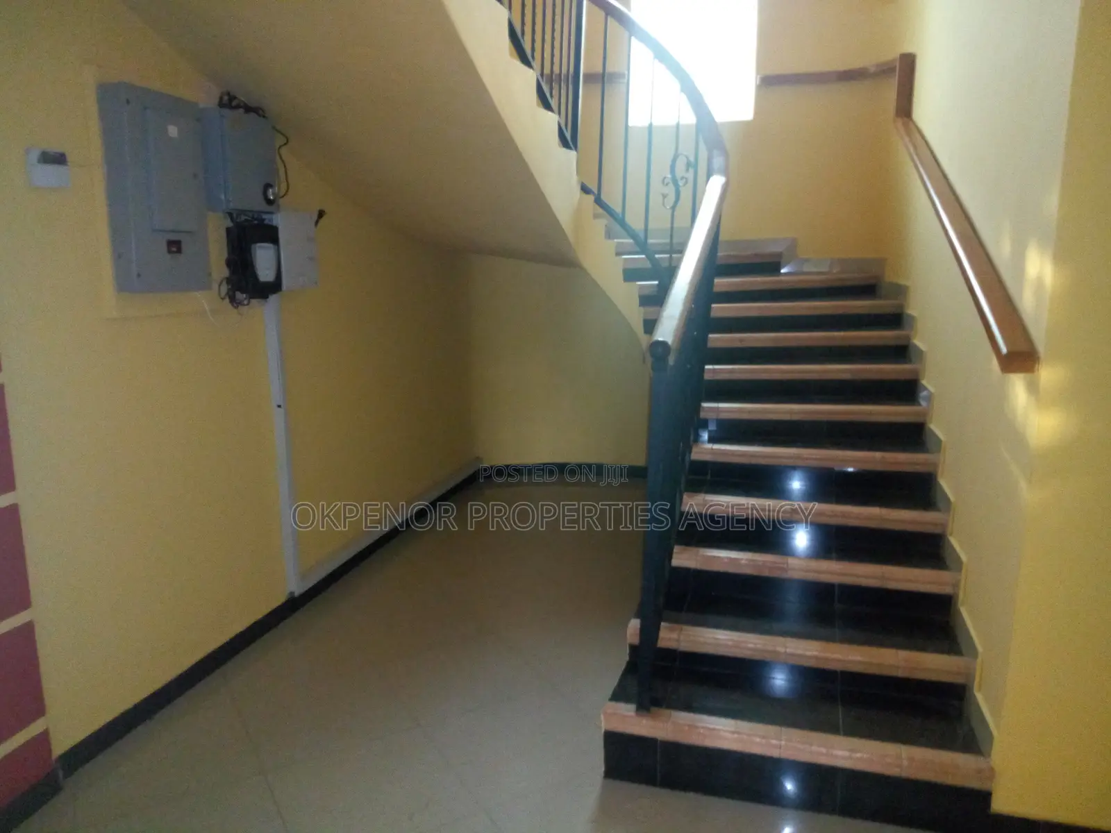 4bdrm House in Tema, Community 25 for rent