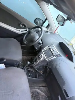 Toyota Vitz 2010 Gray