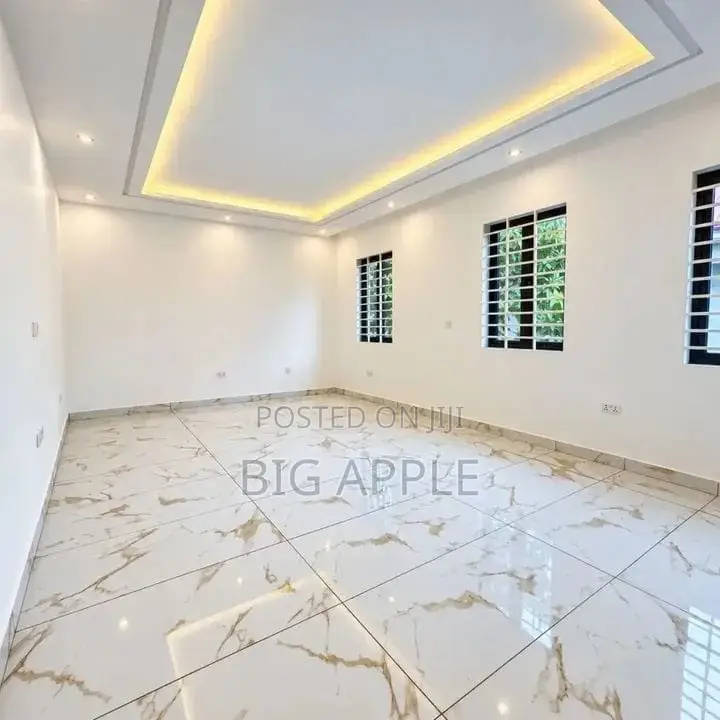 5bdrm House in Oyibi for sale
