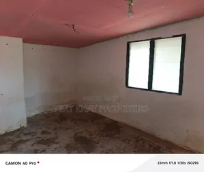 Mini Flat in Blue Blue, Cold Store for rent