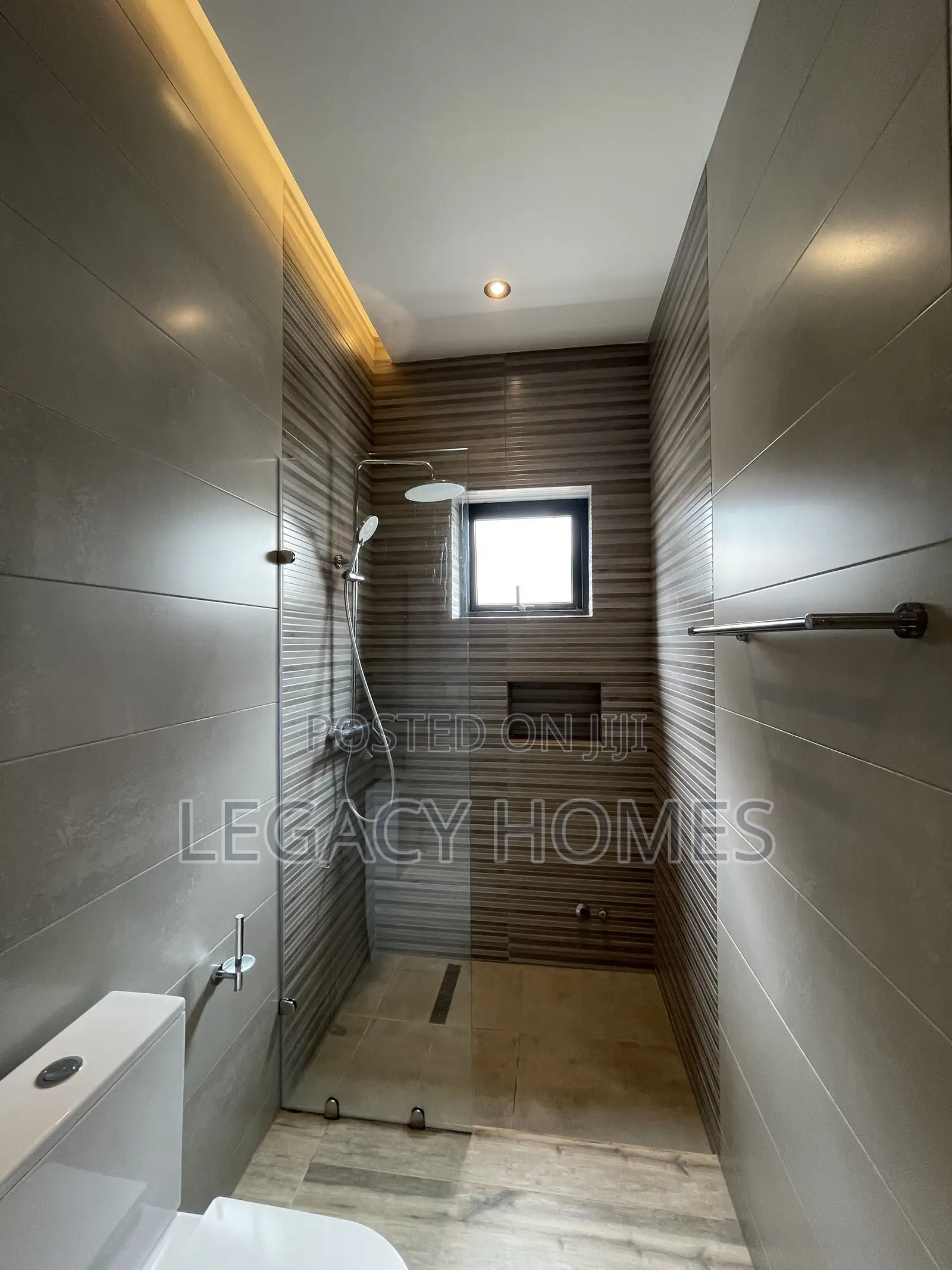 4bdrm House in Dzowulu, Dzorwulu for sale