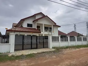 5bdrm House in Mataheko, Tema Metropolitan for rent