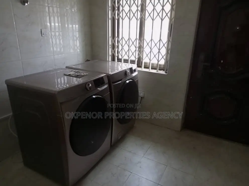 5bdrm House in Mataheko, Tema Metropolitan for rent