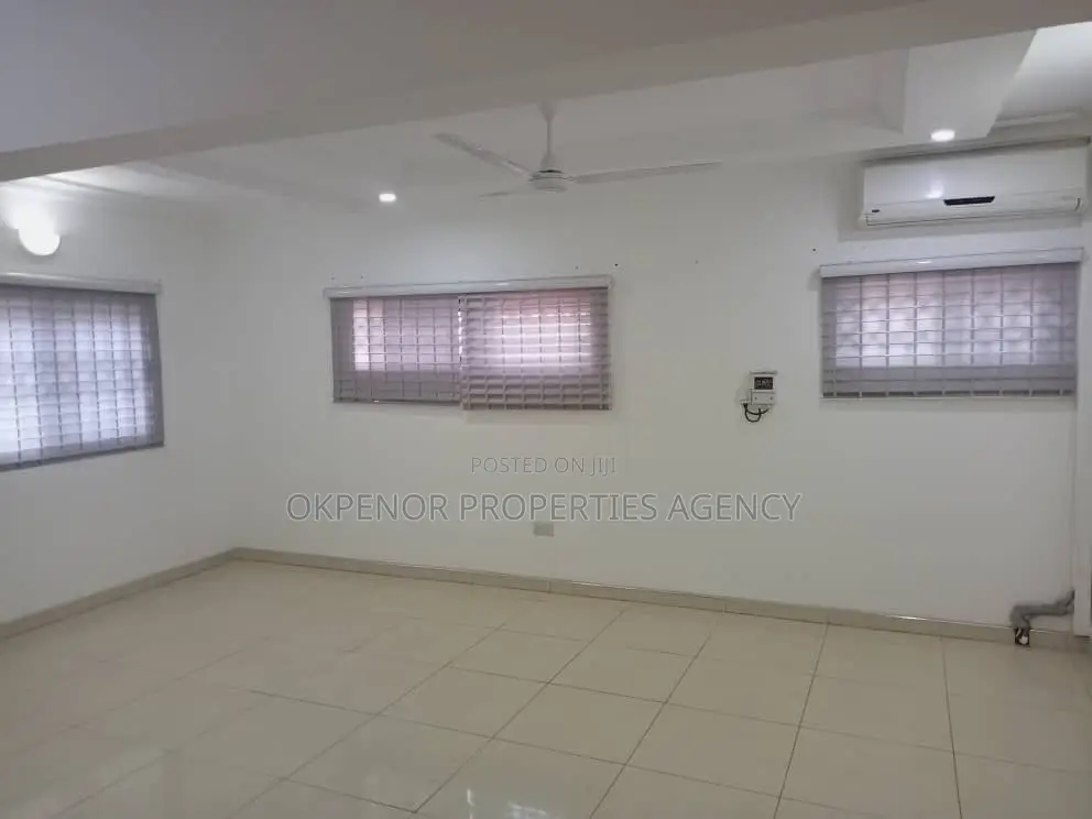 5bdrm House in Mataheko, Tema Metropolitan for rent