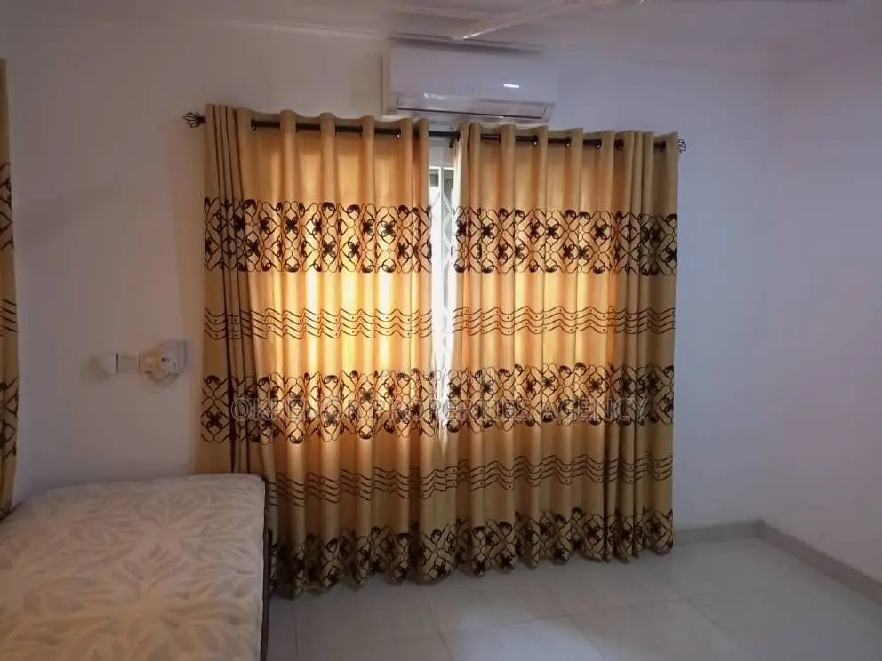 5bdrm House in Mataheko, Tema Metropolitan for rent