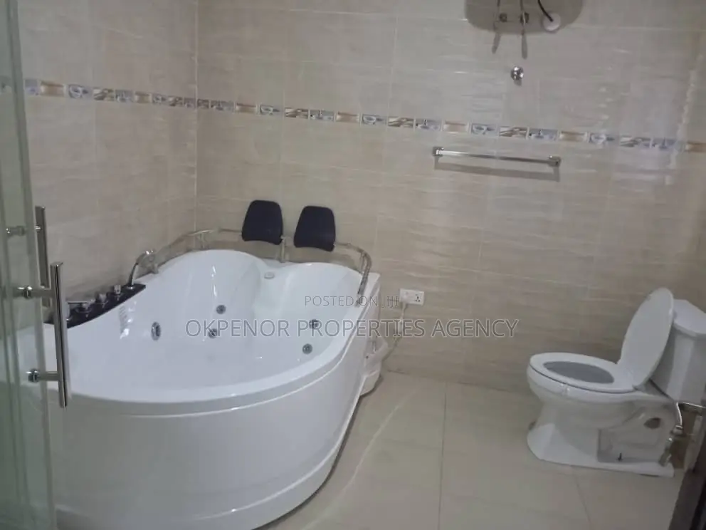 5bdrm House in Mataheko, Tema Metropolitan for rent