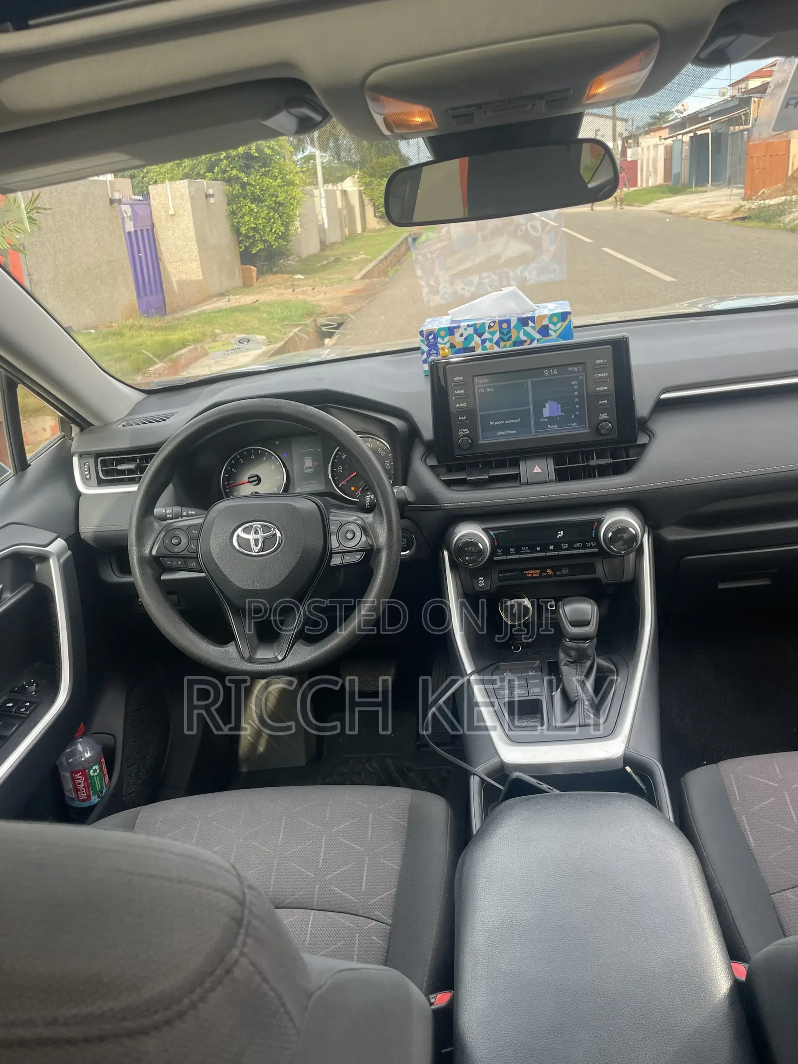Toyota RAV4 XLE AWD 2019 Silver