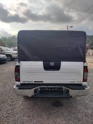 Nissan Hardbody 2014 White