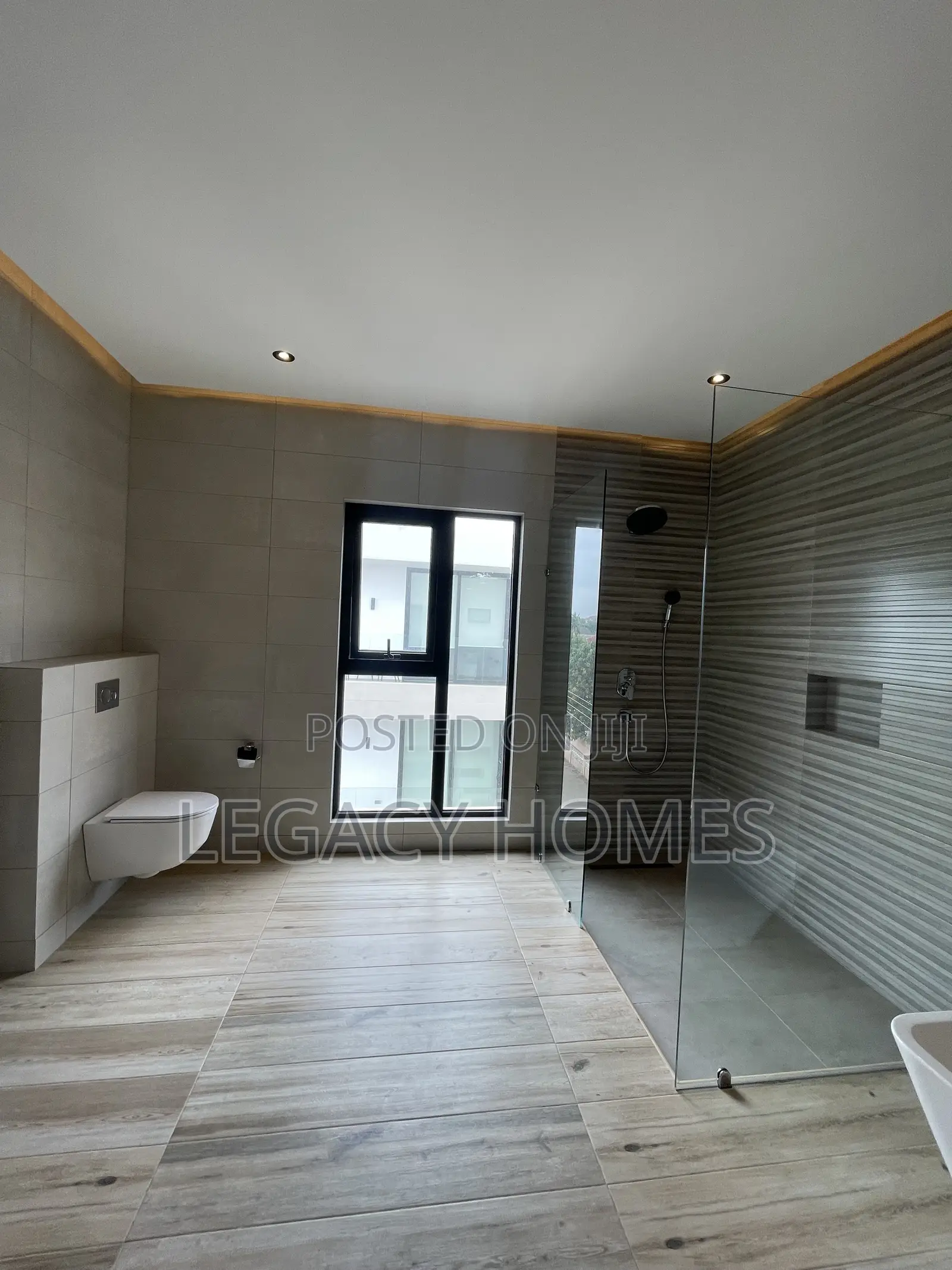 4bdrm House in Dzowulu, Dzorwulu for sale