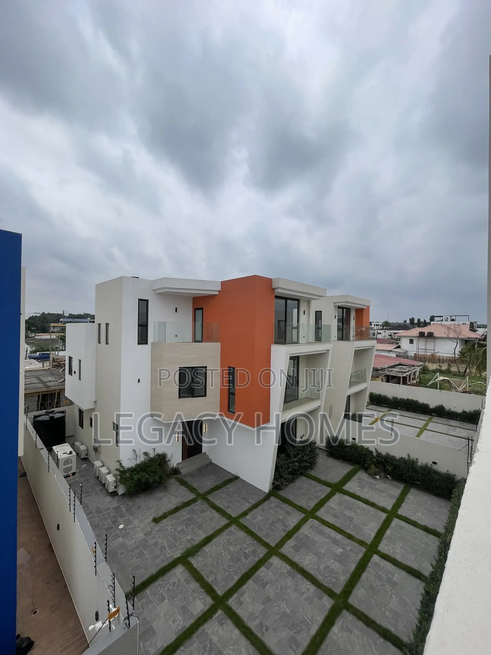 4bdrm House in Dzowulu, Dzorwulu for sale