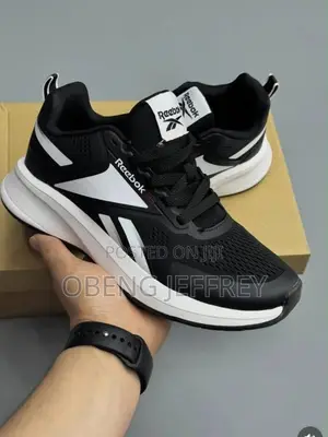 Original Reebok Dynamica Black and White