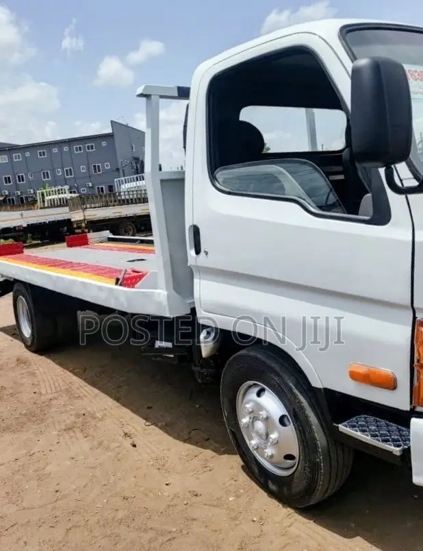 Mighty 2 Towing Truck