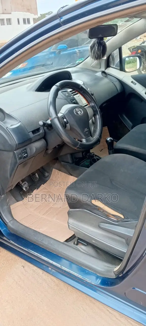 Toyota Yaris 2010 Blue