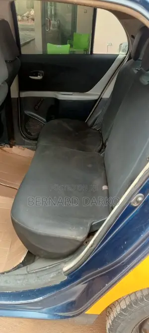 Toyota Yaris 2010 Blue