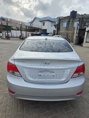Hyundai Accent SE Sedan 2017 Silver