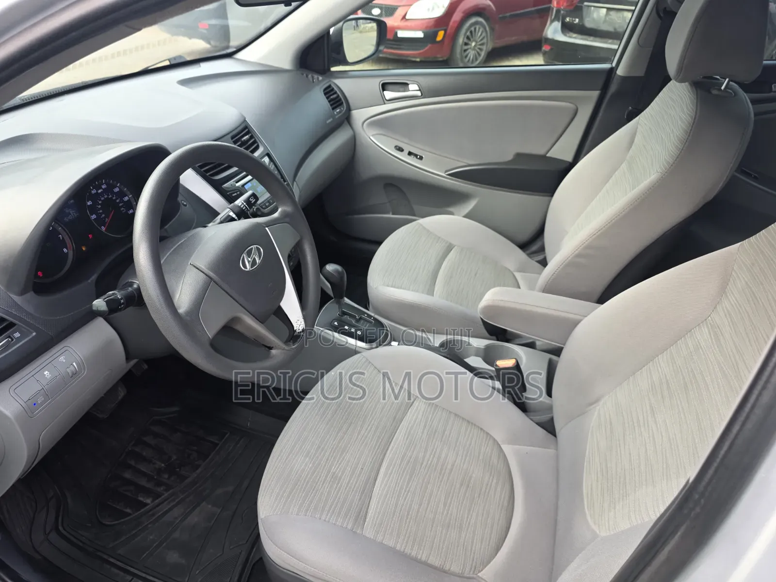 Hyundai Accent SE Sedan 2017 Silver