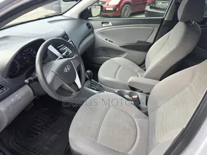 Hyundai Accent SE Sedan 2017 Silver