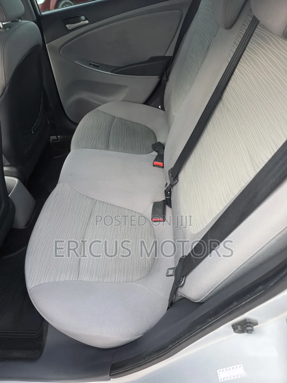 Hyundai Accent SE Sedan 2017 Silver
