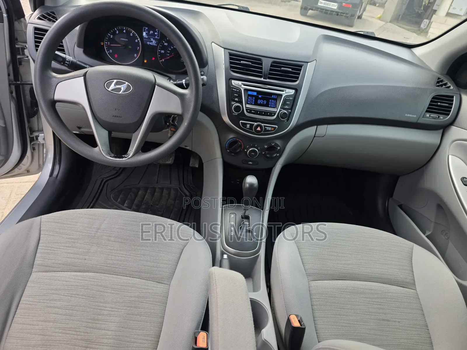 Hyundai Accent SE Sedan 2017 Silver