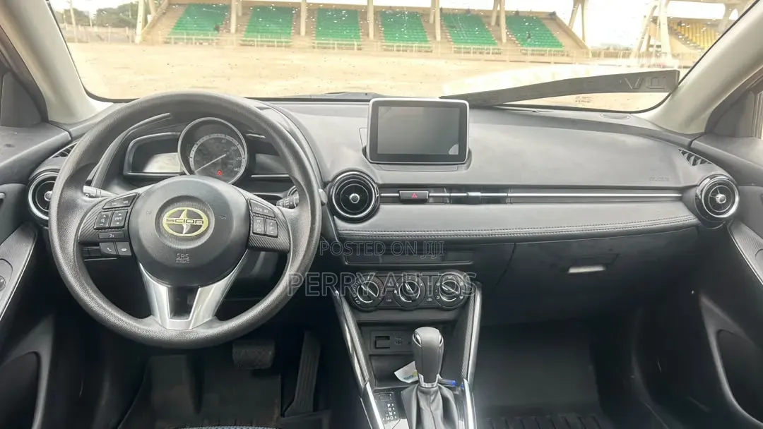 Toyota Yaris 2016