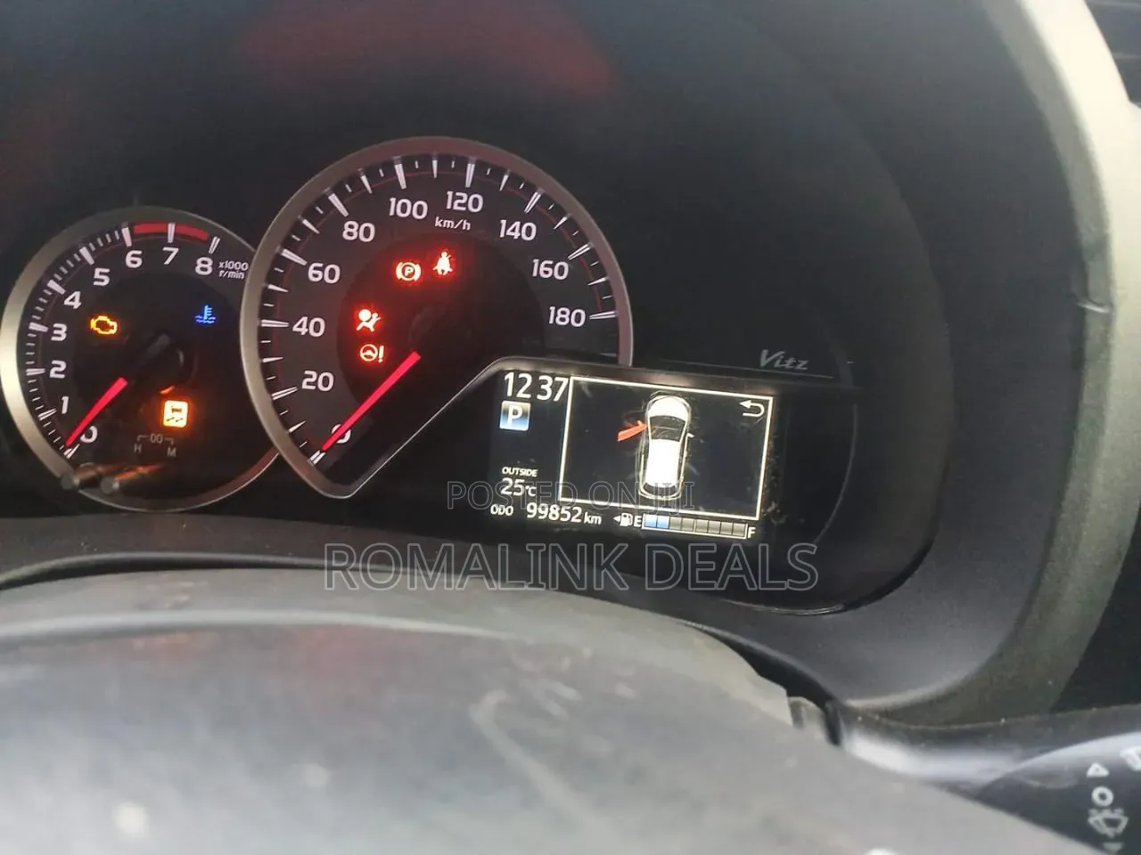 Toyota Vitz 2015 Silver