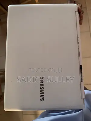 Laptop Samsung 4GB SSD 140GB