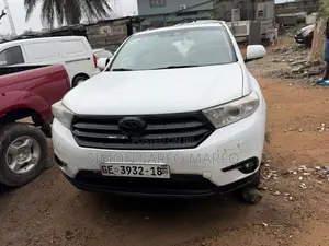 Toyota Highlander Limited 3.5l 4WD 2013 White