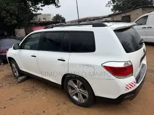 Toyota Highlander Limited 3.5l 4WD 2013 White