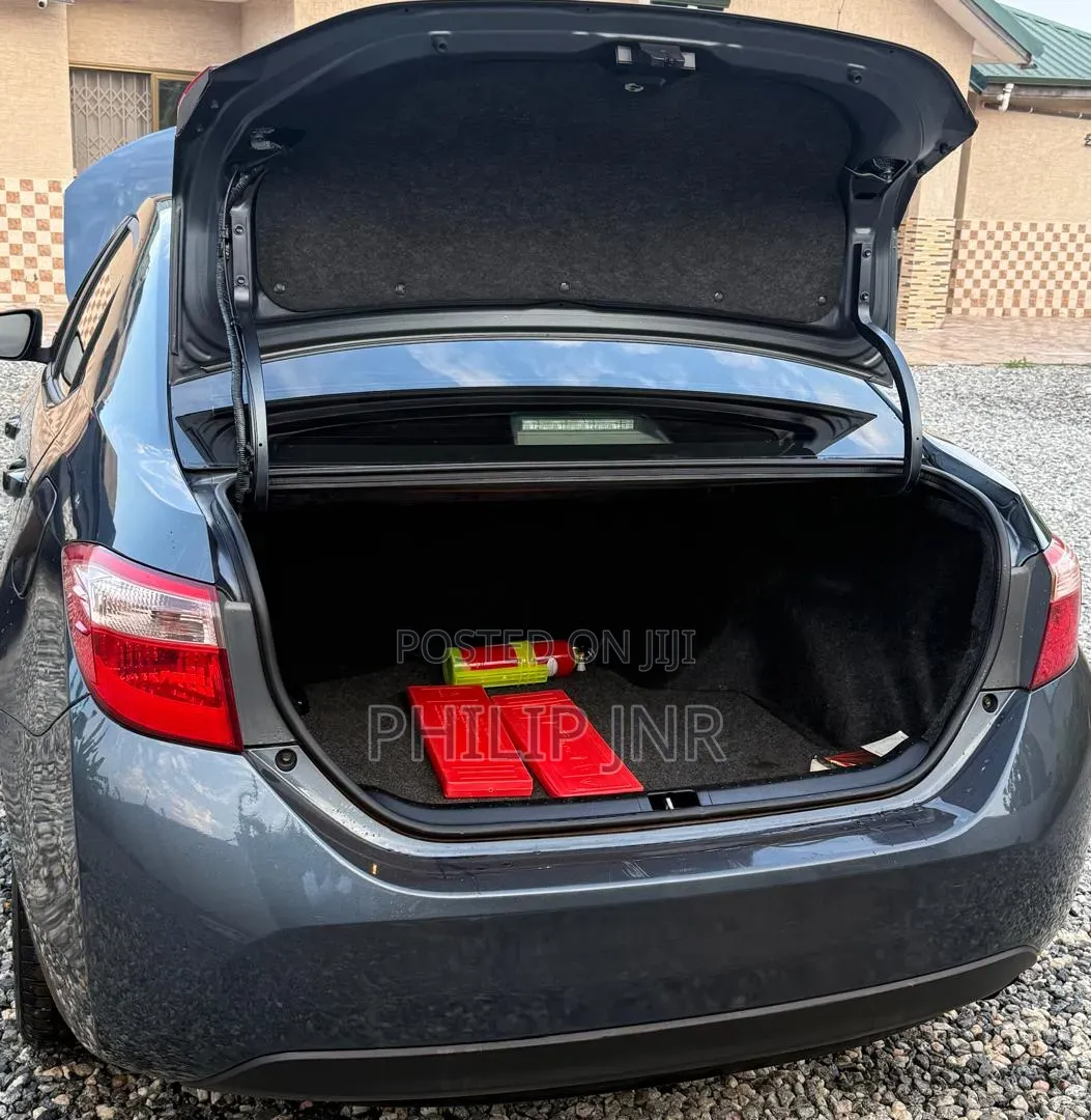 Toyota Corolla LE ECO 4dr Sedan (1.8L 4cyl CVT) 2017 Gray